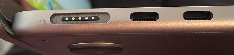 M2 MacBook Air showcasing ports