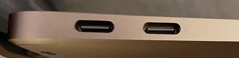 M1 MacBook Air showcasing ports