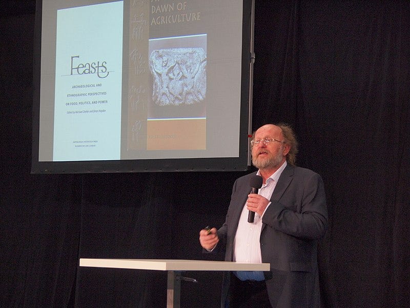 Klaus Schmidt discussing Göbekli Tepe at a lecture.